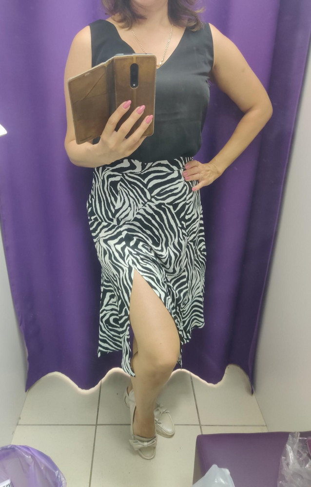 Лёгкая,красивая,для лета самое то,что надо. Мне юбка понравилась. Спасибо.