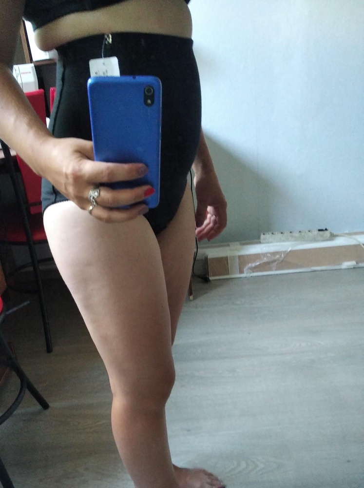 Качество отличное соответствие размера, на ОБ 88 ОТ 74 взяла -  размер 88,российский - 40 ,хотя ношу одежду 42 прям сел идеально.. но с трудом натянула с начала.Не какого дискомфорта))Мне понравилось! Единственный минус коробка порвана и пакет вскрыт..