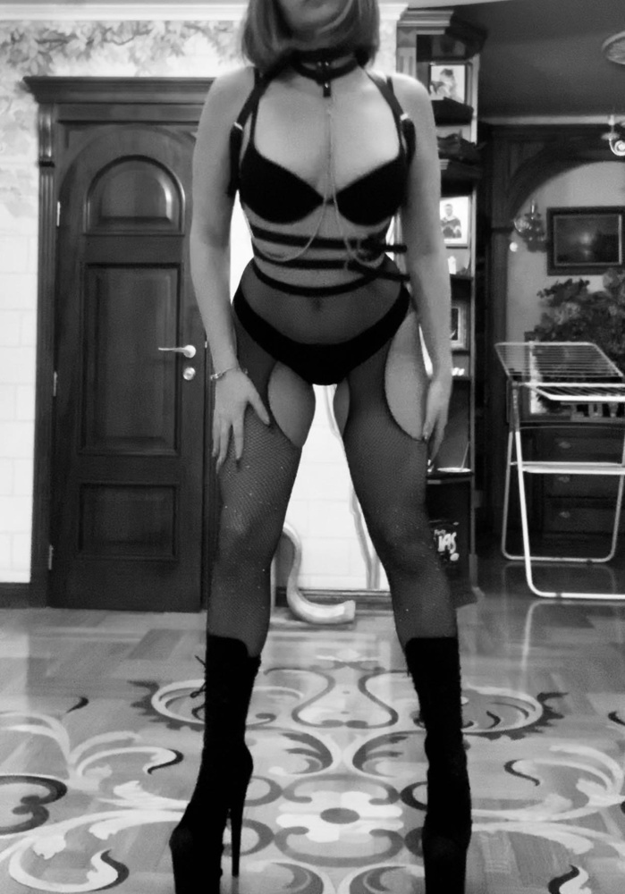 Мне очень понравилась портупея 😍 Пришла быстро, упакована хорошо, максимум 2 минуты разбиралась, как это надеть. Единственная сложность - запихнуть ремешки в штуки, чтобы они не торчали. Но, думаю, со временем разносится и будет легко. Покупала для танцев. Образ готов 😈