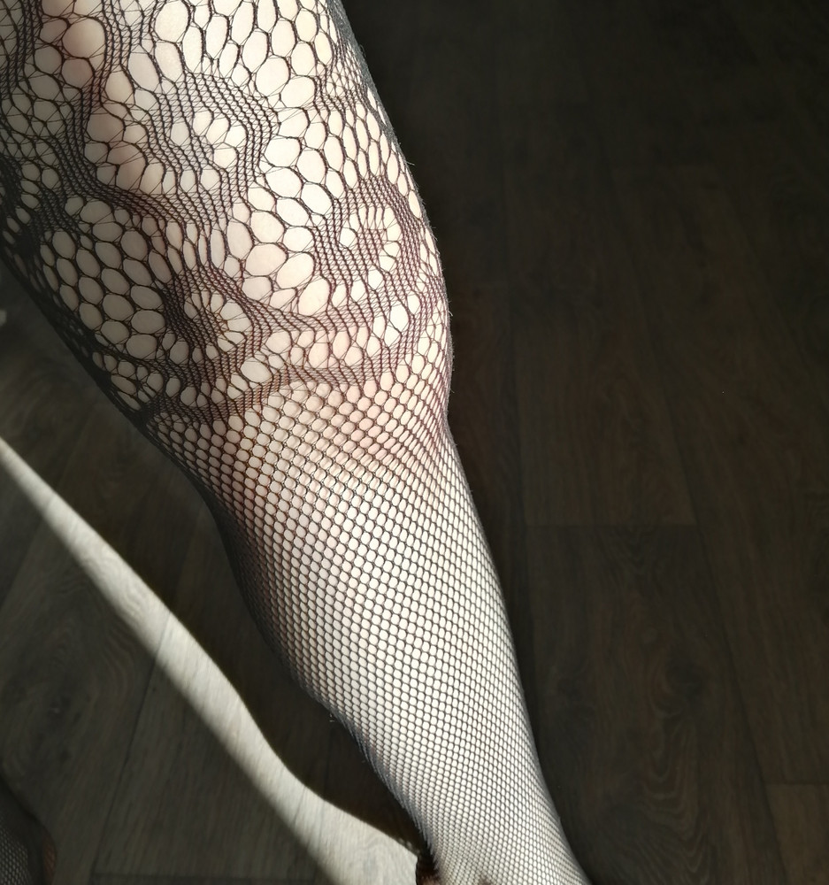 Комплект пришёл быстро, был упакован в 2 пакетика(прозрачный и не прозрачный). Материал приятный, тянется хорошо. На теле выглядит отлично. Нам товар очень понравился. Купили за 204р. 