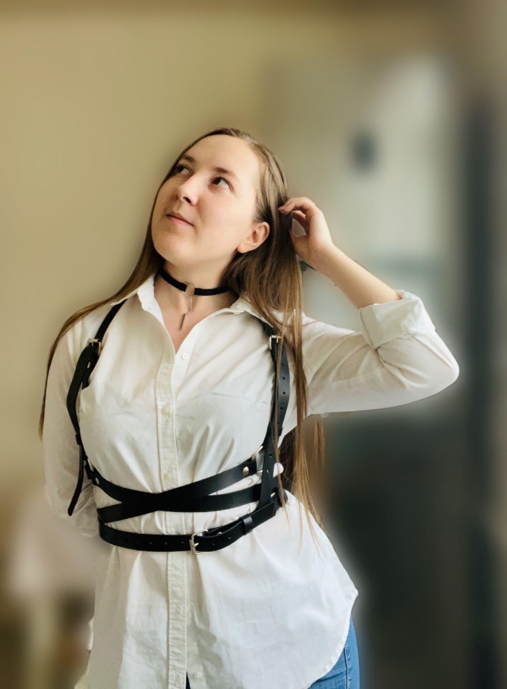 Пушка, бомба, ракета!💥 Я в восторге)) Артикулы чокера и водолазки тоже оставлю на всякий: Водолазка 16660345
Чокер 50243352