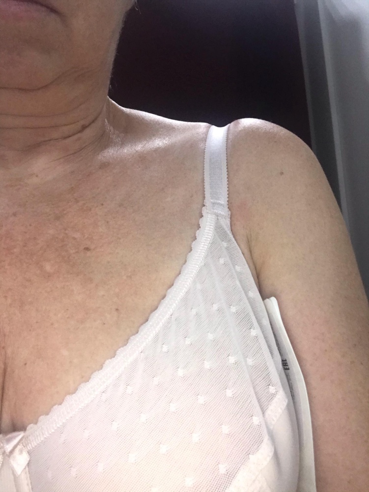 А на мою грудь не сел, по объёму отлично, а вот полноты у моей груди для бюста не хватило, вот такая особенность. А так бюстик отличный . Очень жаль, но возврат, фото прилагаю