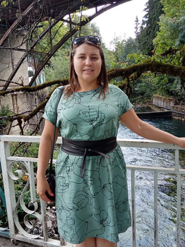 Пояс хороший, смотрится красиво. На размер 52 подходит хорошо