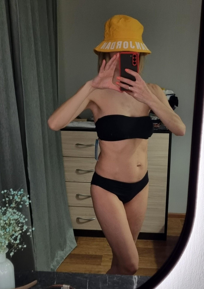 Купальник красивый! Сшит аккуратно! Заказывала XS ( мой российский размер 40-42), но пришёл размер М (продавцу быть внимательнее при отправке). Оставила, т.к. уже уезжаю и вроде бы не утонула))