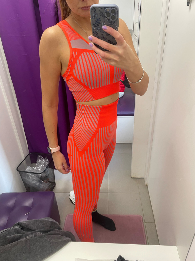 Хороший костюм , непривычно яркий для меня ) взяла, качество хорошее