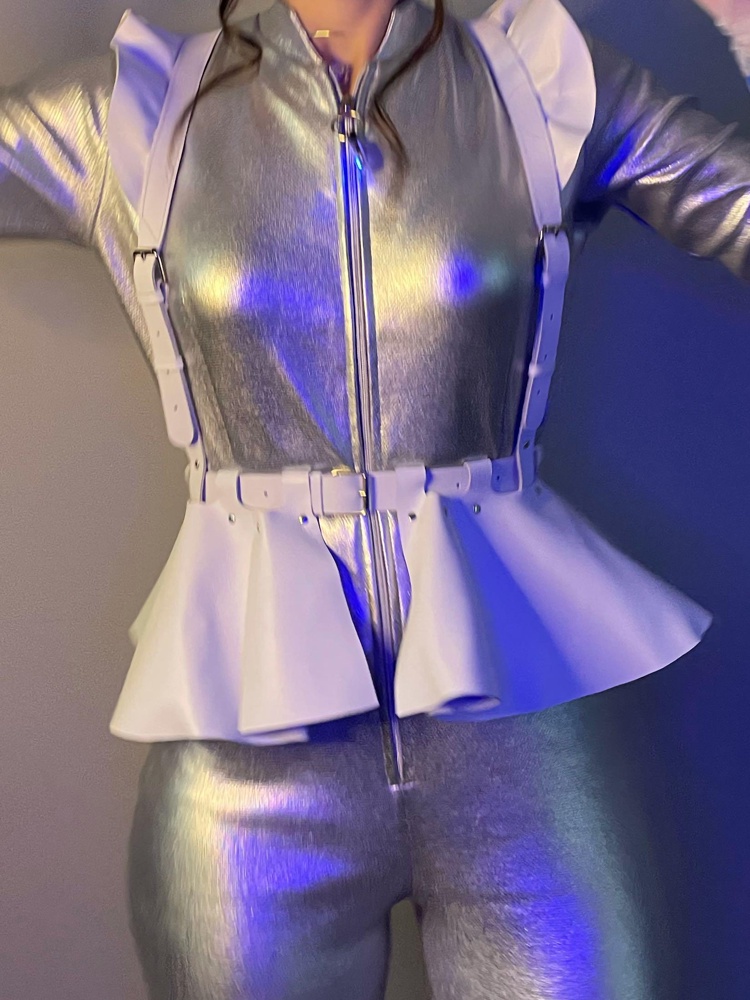 Классная) Жаль, что не было крестообразной верхушки, как на фото! Заказывала дважды (первую выкупила все же), и ни в одном не было(