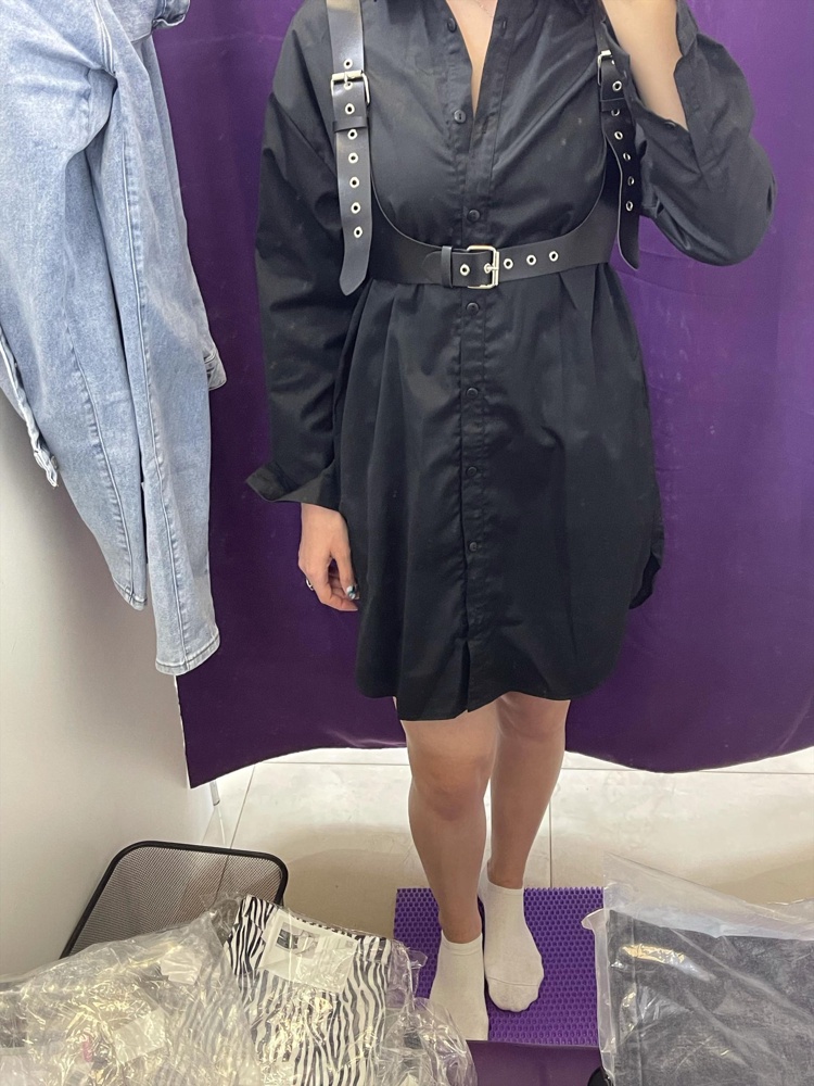 Лямки торчат и не понятно куда их можно деть. А в остальном классная 