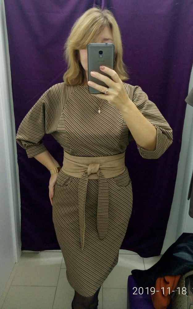 Платье очень понравилось,материал приятный,плотный. Качество хорошее-швы ровные,нитки не торчат. На рост 162 длина до середины колена. За счет пояса хорошо подчеркнута талия. Спасибо производителю и магазину😍