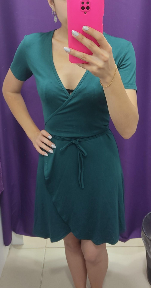 Ткань прекрасная, вот прям к телу очень приятная) я очень довольна заказала 40 размер, все размер в размер) на мои 1. 54 длинна хорошая)боялась что будет длинное, но нет. Все хорошо.