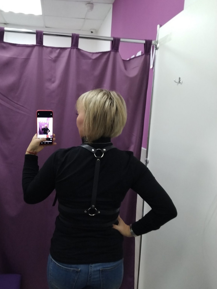 Прикольная,,, но не для меня,, я в ней как полицай 🤦‍♀️🤣кабуры только не хватает..