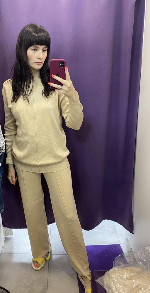 Классного качества. На рост 168 сел хорошо. Но тугая резинка на животе. Сдам в Ателье чтобы вставили на мой размер животика. А так костюм клёвый 