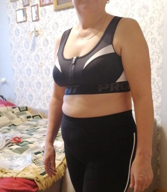 Отличный топ.
На размер груди 90 С подошёл размер 50 идеально.
Грудь держит отлично