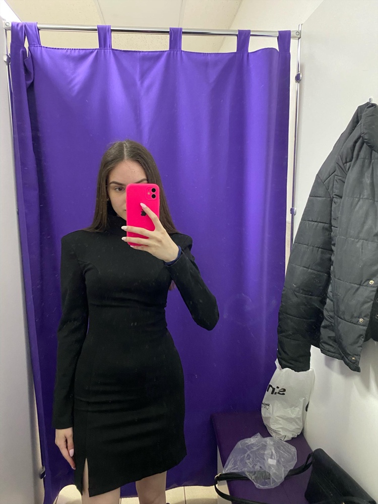 Сидит отлично! Платье огонь!