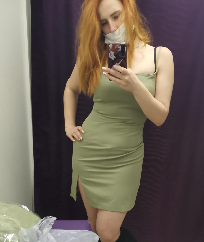 Прикольное платье, но думала ткань эластичная будет, а она не тянется вообще, поэтому сковывает движение, а если размер больше то висит на бедрах, если у вас фигура груша... На рост 168 очень откровенно показалось, и малейшие недостатки подчеркнёт.