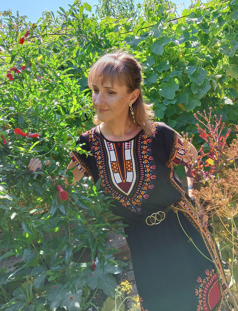 Пояс огонь! Кожа, металл, все на высоте. Очень стильный. Из пляжной туники сделал платье.... Берите, он классный!