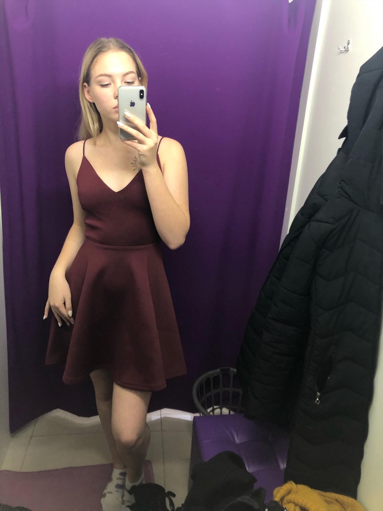 Платье хорошее , качественное , но на мне сидит не красиво и цвет не мой , поэтому отказ 