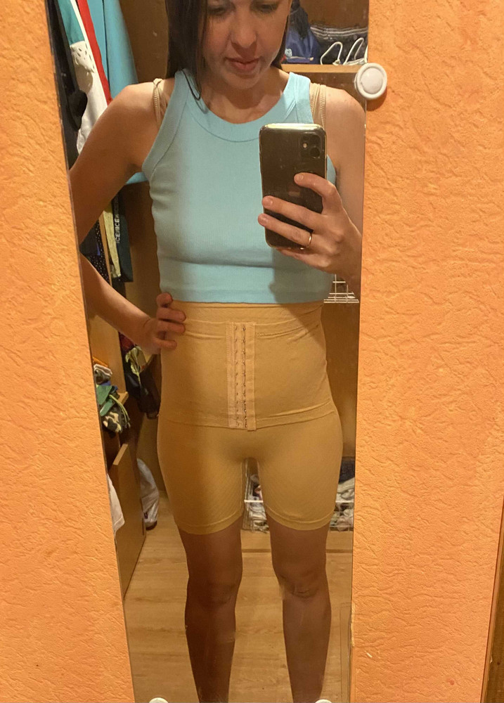 Очень понравилась эта модель. Гораздо удобнее, чем другие корсеты, которыми пользовалась раньше (в них невозможно ни двигаться, ни дышать). Этот очень приятный и мягкий. Попробовала в нем даже дома спортом заниматься, очень удобно. И живот мой скрыл, так что можно попробовать носить под одеждой. Обязательно девушкам рекомендую!