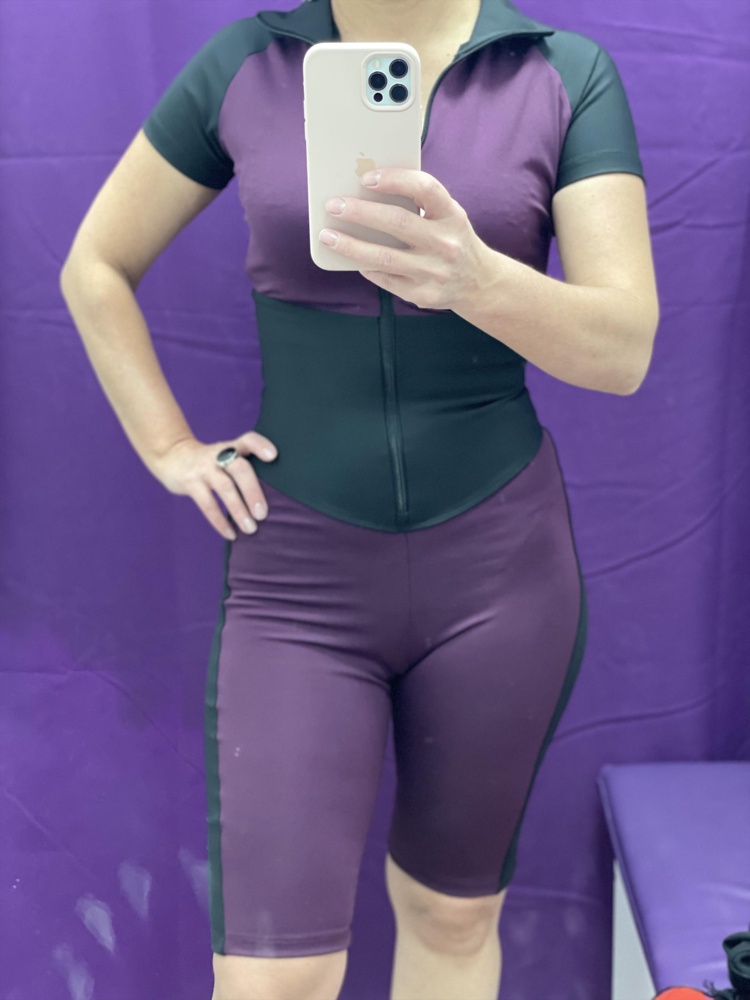 Сел отлично хs на параметры 89 60 89. Полный, не просвечивает, фигуру подчеркивает! Живот как будто подтягивает. Цвет конечно не передаётся камерой. И рост не совсем мой, рост мой 1.50 )) Беру! Качество отличное заказывала у них же зимний комбинез, очень крутой рекомендую! 