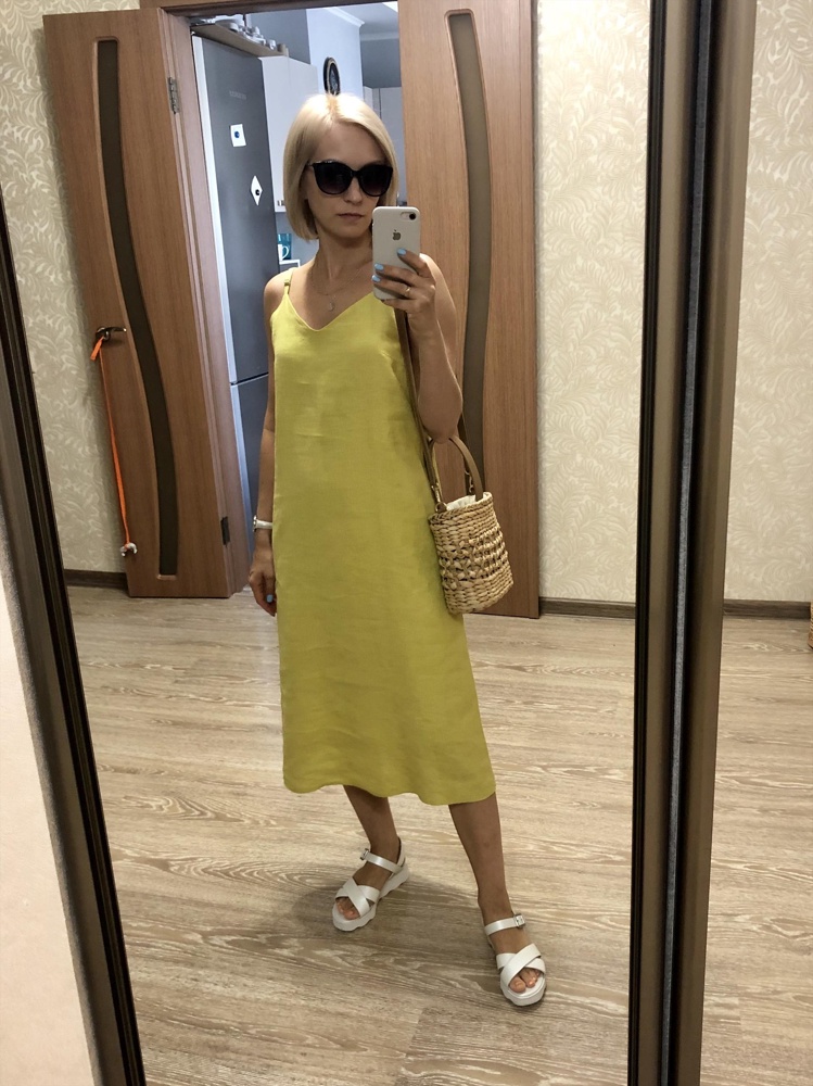 Яркий, легкий, удобный сарафан. На жару и в отпуск отличный вариант. Качество понравилось, после стирки все хорошо. 