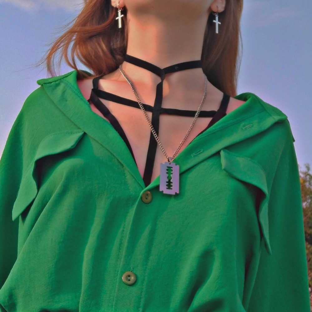 портупея класс
на маленьких девочкам будет очень огромный,ошиблась с размерам , сидела перешивала (когда руки и голова не из жопы можно исправить все)