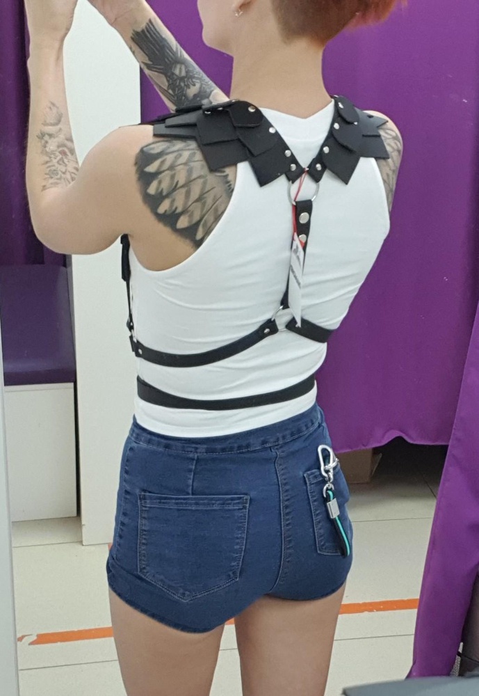 Крутая вещица. Заказывала разные, но эта смотрится отлично.