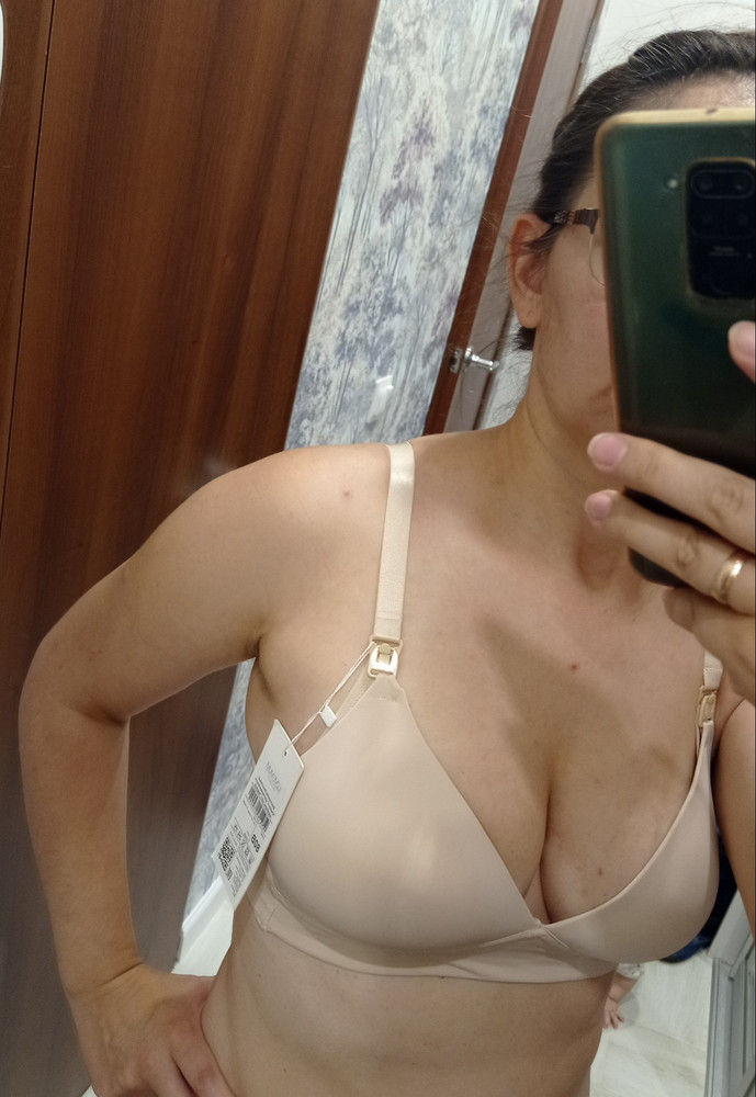 Модель хорошая.
Сел хорошо, мягкий.
На объем под грудью 80 заказала 80В.
На самую узкую застёжку прям свободно.
В носке подтянется, будет неудобно.
Перезакажу 75В.