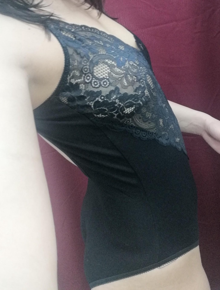 Очень клёвое боди, кружево хорошего качества.