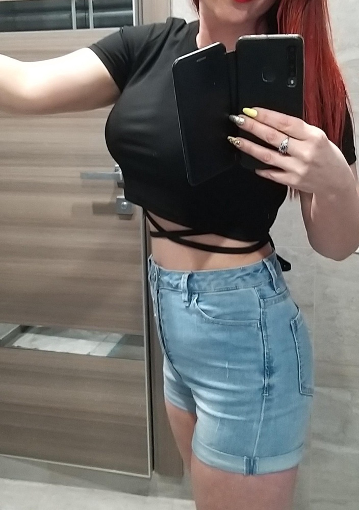 Ношу 44-46. Грудь 4 ка.Взяла 2 размера 44 и 46. 46 села идеально!! Купила за 1400. Дороговато, но красиво!! Спасибо красоту!