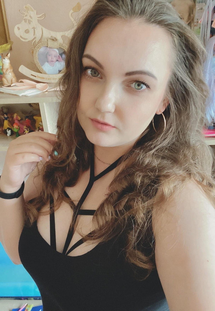 Красивая вещица, которая добавит изюминку в любой образ. Советую.