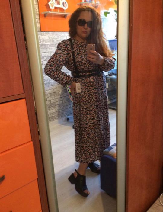 Мне подошла на все 100%Очень удобная и женственная.В ремнях много дырочек и можно фиксировать по своему росту и обьему.На фото примерила с платьем, но думаю можно подыграть разному образу.И юбке с рубашкой,и брюкам с водолазкой.К покупке рекомендую.