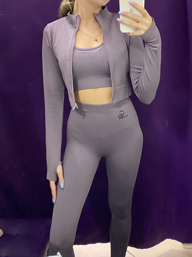 Костюм хороший, на рост 158 размер s сел идеально. Точно буду заказывать ещё в других цветах. Рекомендую!