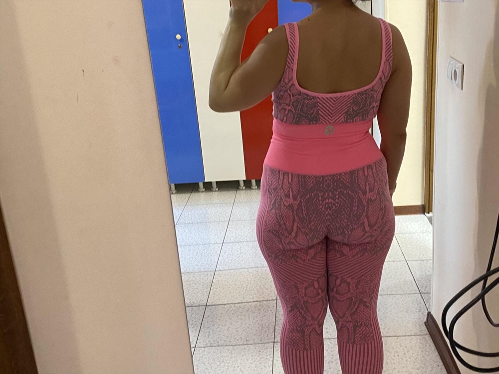 Очень удобный костюм и яркий!) будет сидеть лучше, когда я стану меньше в объемах.