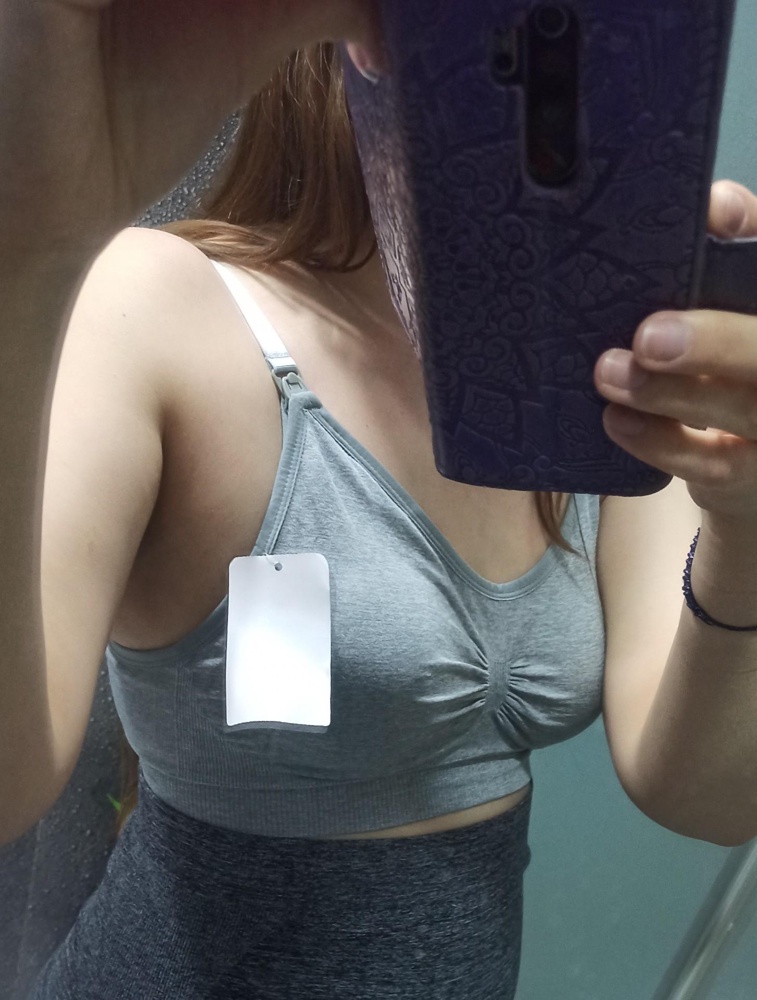 Удобный! Ткань плотная, но при этом мягкая, приятная к телу. Все целое. Спасибо!👍