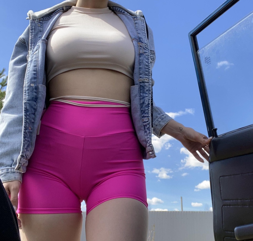 красивые, кожа в них наверное дышать не будет, но за такую цену норм 