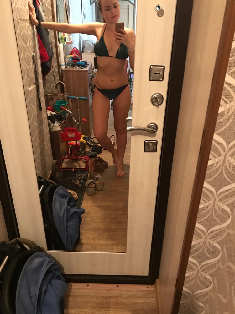 Написано на 5хл , что это 50 российский размер. На самом деле 46 у меня чашка 85С , об 100 . Трусики узкие , для загара самое то👍🏻