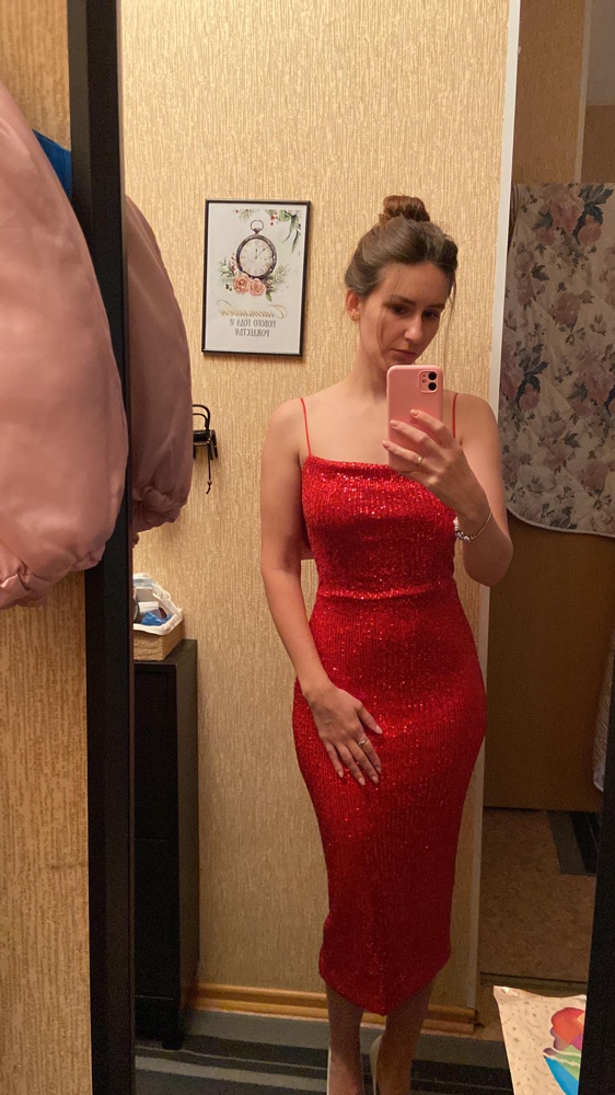 Платье пушка. Мерила серебристое. Но выглядело на мне скучно. Красный конечно мой цвет . Мои параметры: ОГ 86, ОТ 64, ОБ 95