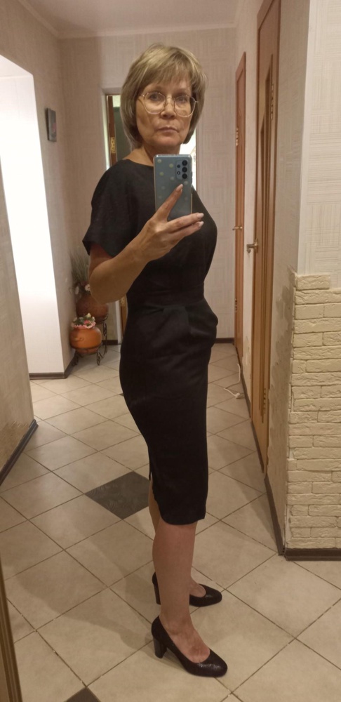 Платье понравилось. Размер соответствует 44. Рекомендую к покупке.