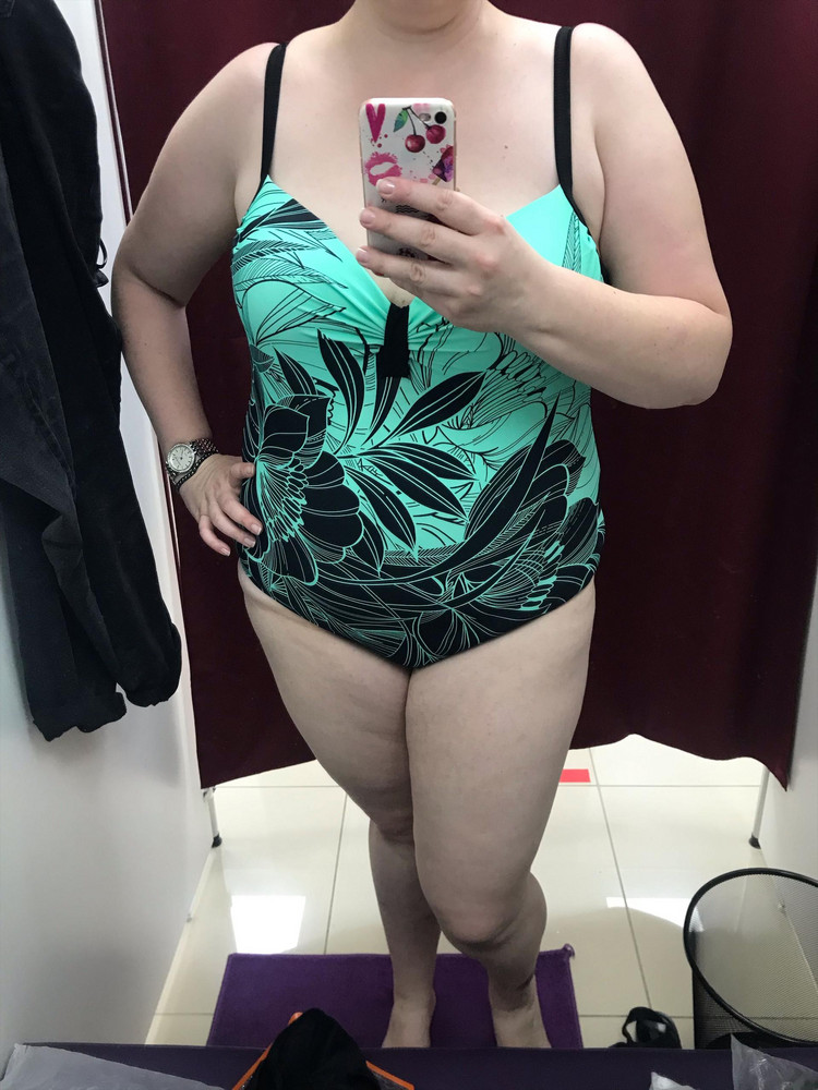 На мой 56 р чашки оказались большие прям намного и не понравилось как спина выглядит