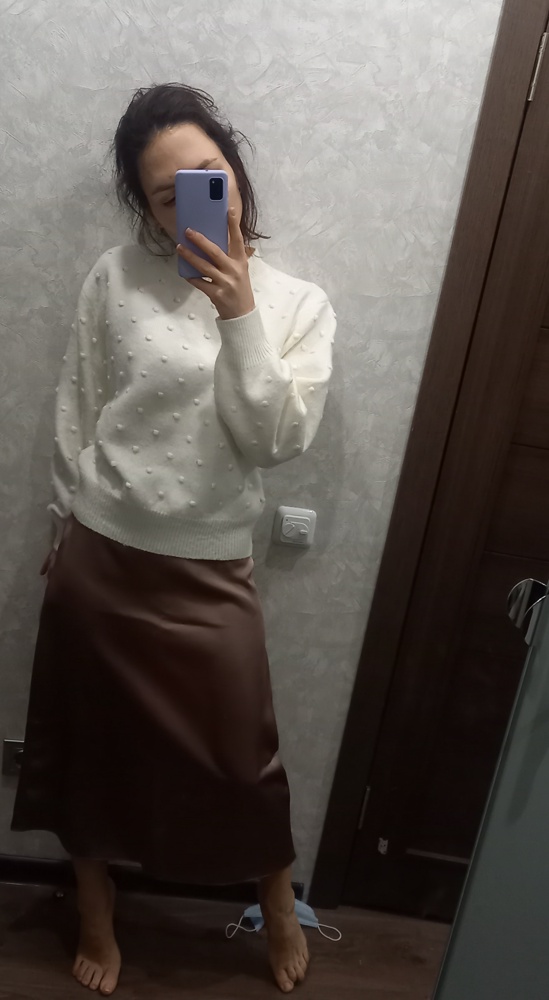 Цвет,заявленный на фото у продавца, и цвет в действительности не совпадают. Цвет намного темнее. Отказ