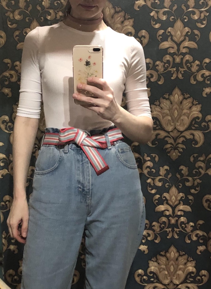 Очень длинный, зато можно вязать узлы) расцветка приятная, на талию 60 можно обмотаться 2 раза))