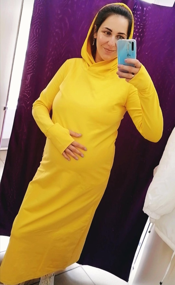 В восторге !!! Просто нет других слов ) заказывала ХХL, потому что в положении , подошло идеально , на высоких девушек просто находка , красиво 😍 качество супер, цвет яркий , сильно довольная 😍 спасибо валдберис 😎