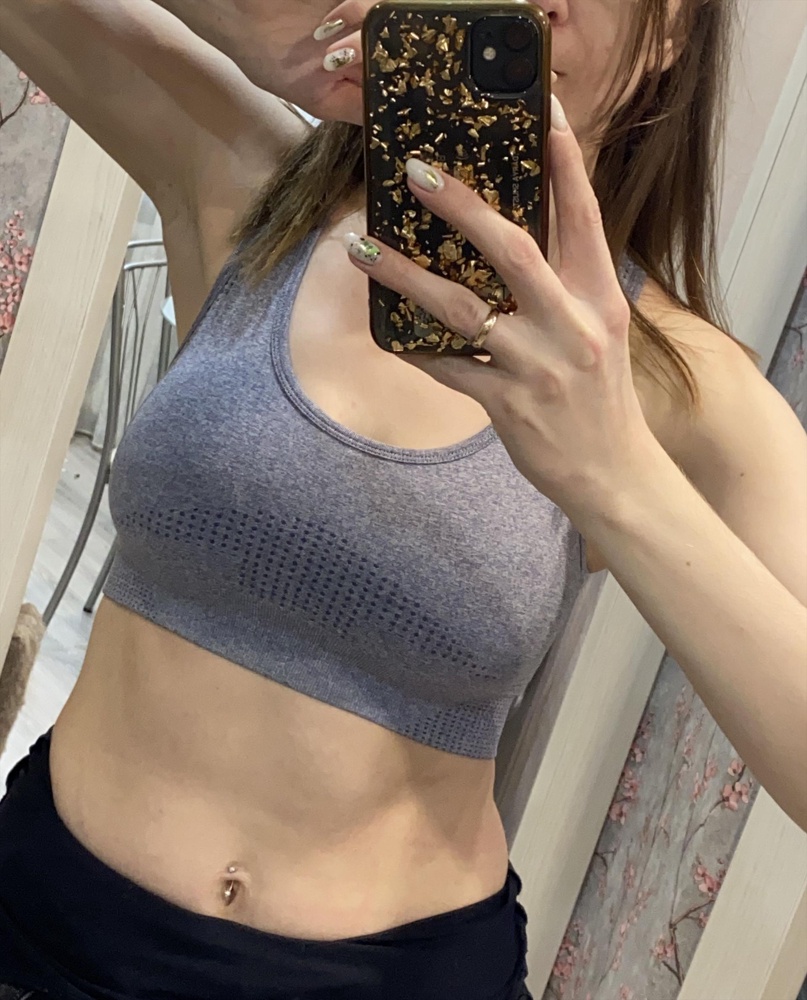 Мне топ очень понравился 😍 у меня не симметричная грудь и после беременности грудь совсем упала… но в этом топе все смотрится отлично, в сравнении с обычными майками и топами, в которых сразу видно, что грудь разная и не упругая😔 на параметры ог 86 см, под грудью 72 см взяла размер S, наверное , можно было б и М , но не уверена, что была бы такая поддержка груди. Осталась довольна! Спасибо ! Качество отличное! 