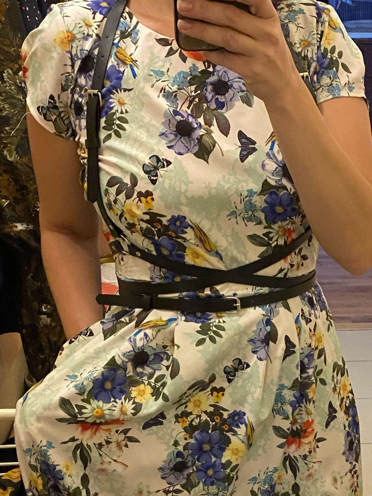 Хорошая портупея. Ни чем не пахнет, аккуратная.