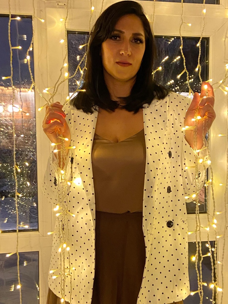 Качество супер!!! Цвет как на фото! Советую) Идёт в размер )