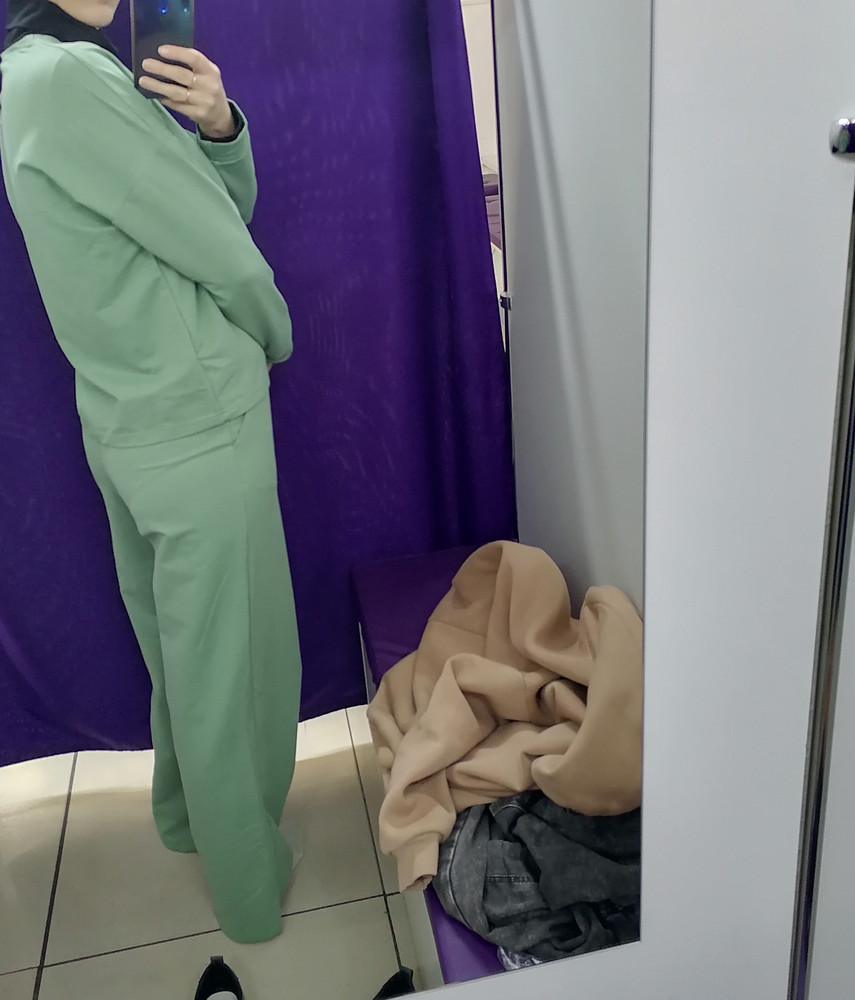 Костюм супер. Качество на 5,швы ровные. Размер соответствует требованиям. Спасибо. Рекомендую.