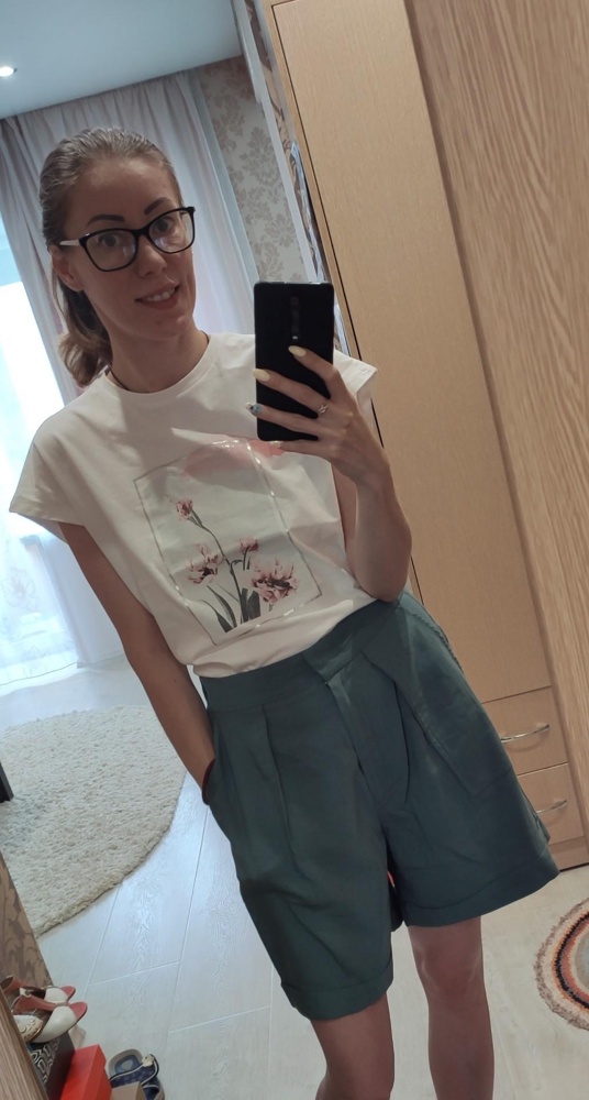 Ношу 44, подошли по размеру, лёгкие, мягкие, на жаркую погоду.