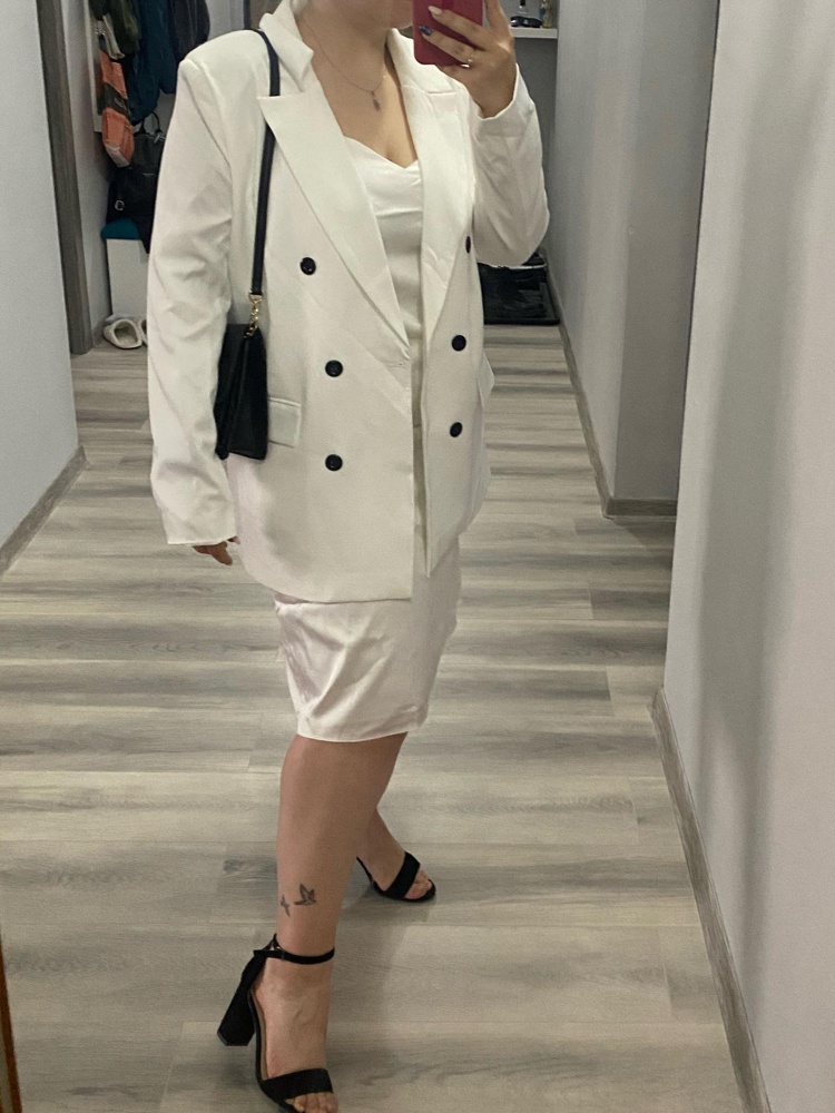 Платье бомба!!! Качество - огонь! Подклад! Приятный у телу материал! По длине супер! (Мой рост 157) об - 110