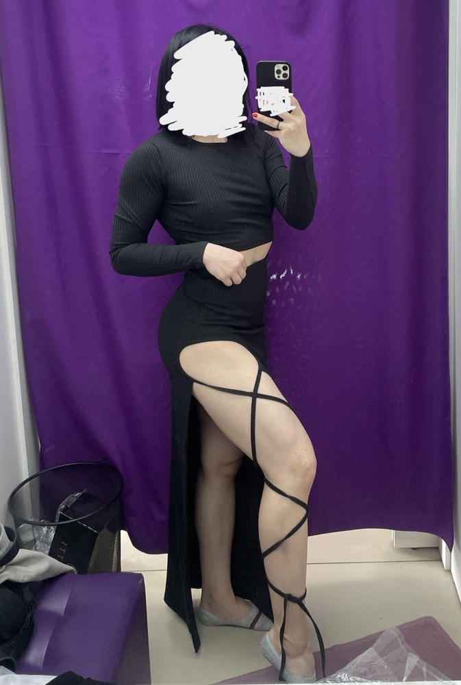 Костюм отличный. Не подошел на мой рост 155… слишком длинная юбка :( и топ немного жмет. Брала размер S. Моя талия 64, бедра 94