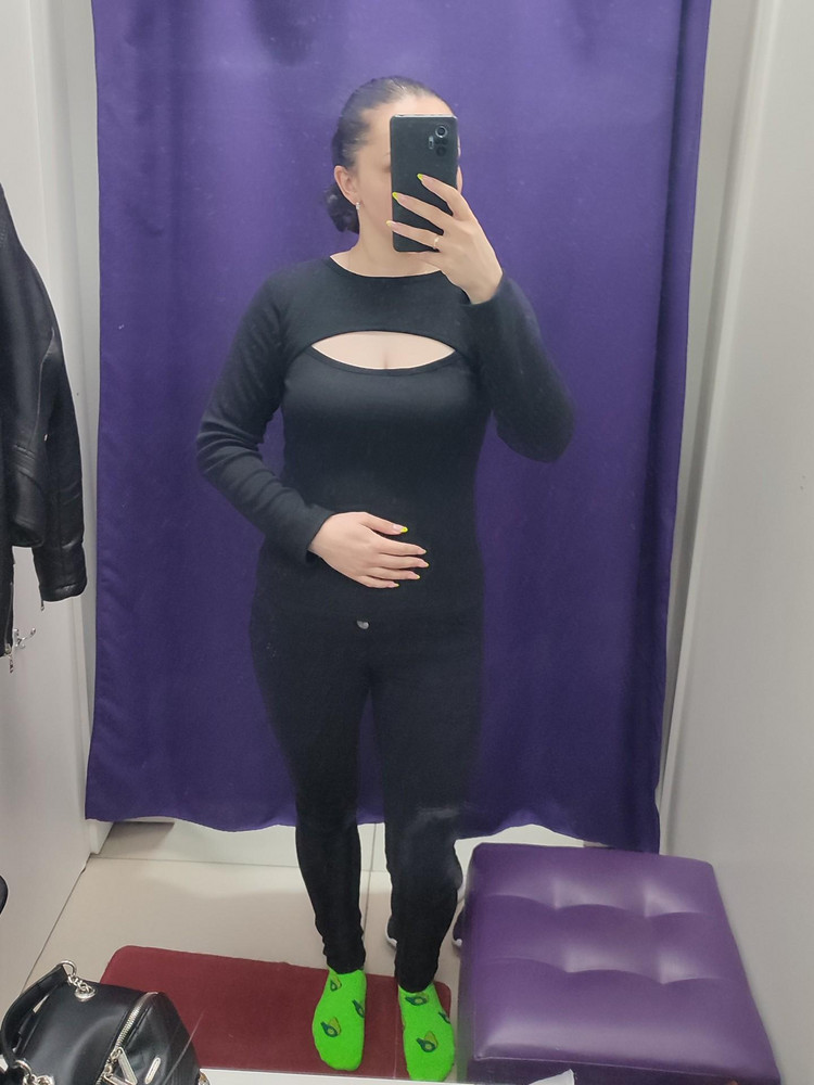 Хорошая кофточка, приятная к телу. К сожалению на мой 48 размер с ОГ 96 см оказался туговат