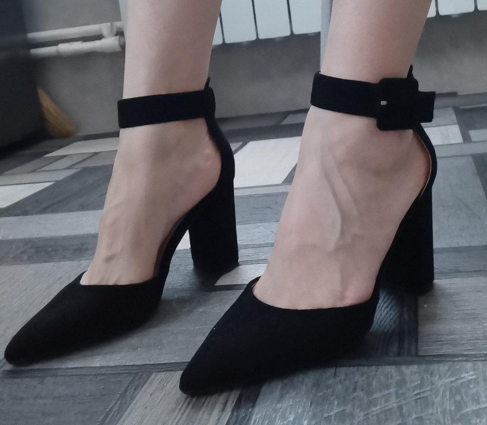 Красивые, вроде удобные, пришли в мятой коробке вскрытые, не оч приятно конечно